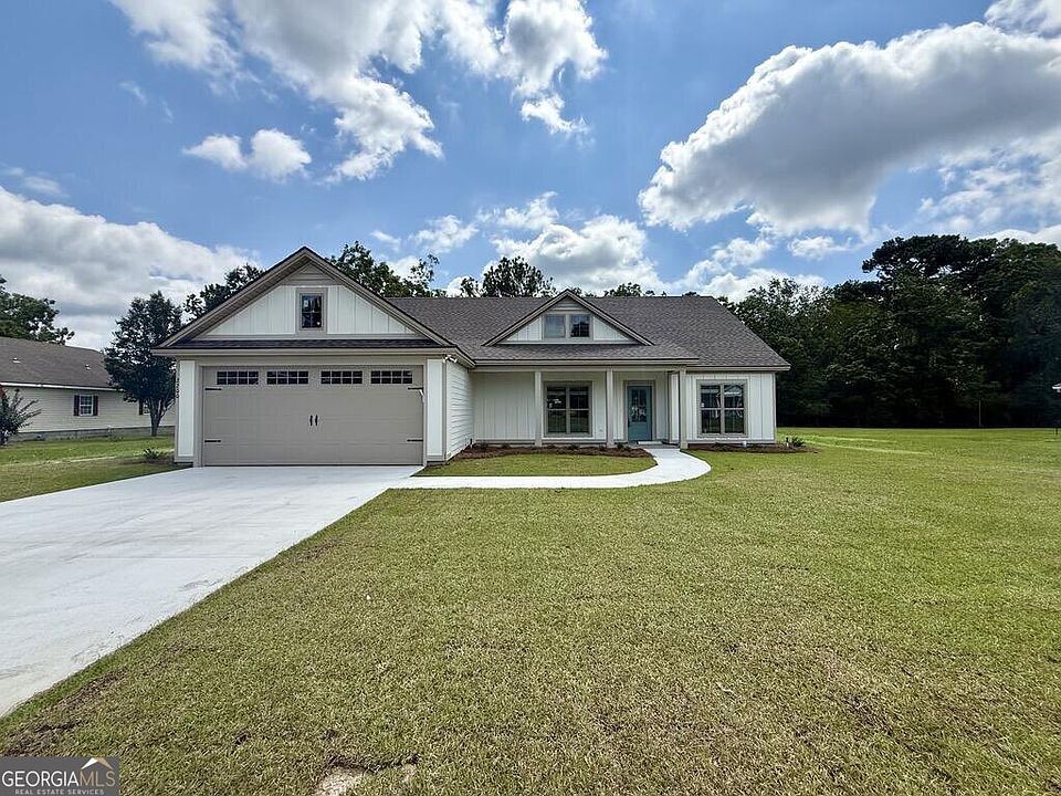 1st image of 2700 Woodland Dr