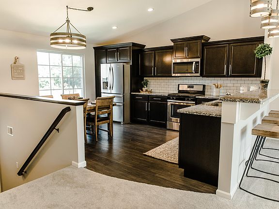 4th image of 595 N Cygnet Lake Dr