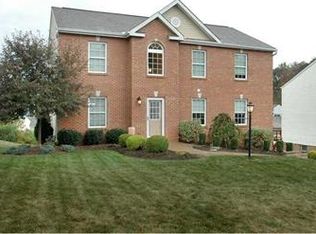 312 Chanticleer Cir, New Stanton, PA 15672