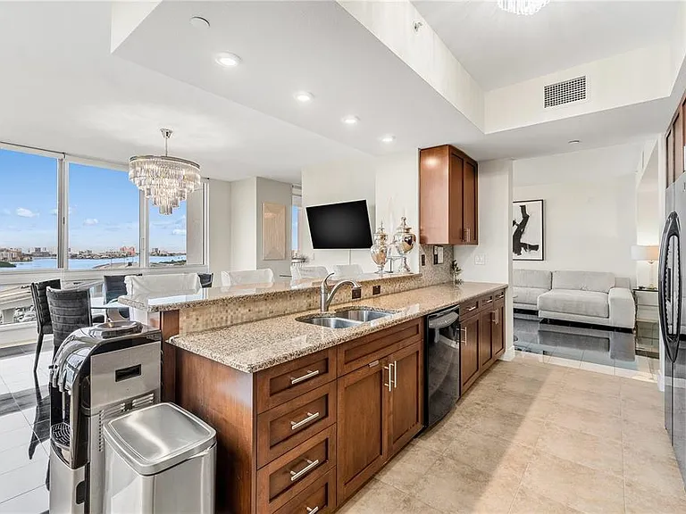 331 Cleveland St #1103 — Photo 13