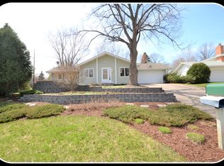 4089 Brigadoon Dr, Shoreview, MN 55126