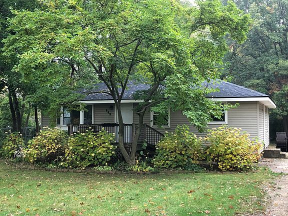 2nd image of 649 Lake St