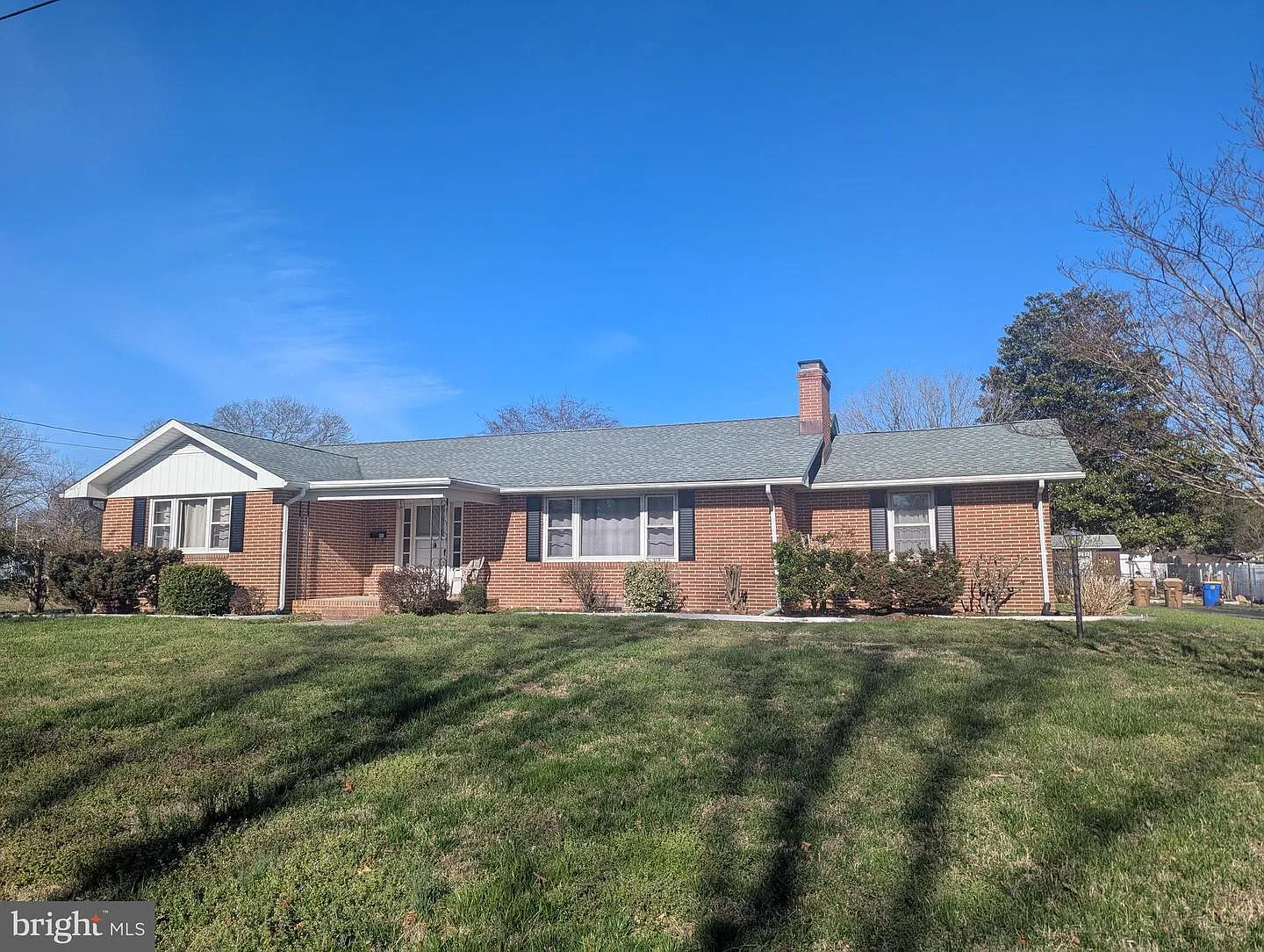 405 Lakelawn Dr photo 1