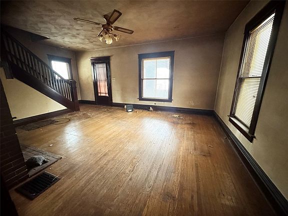 4th image of 2506 Loveland Ave