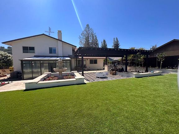 2nd image of 1005 Border Rd
