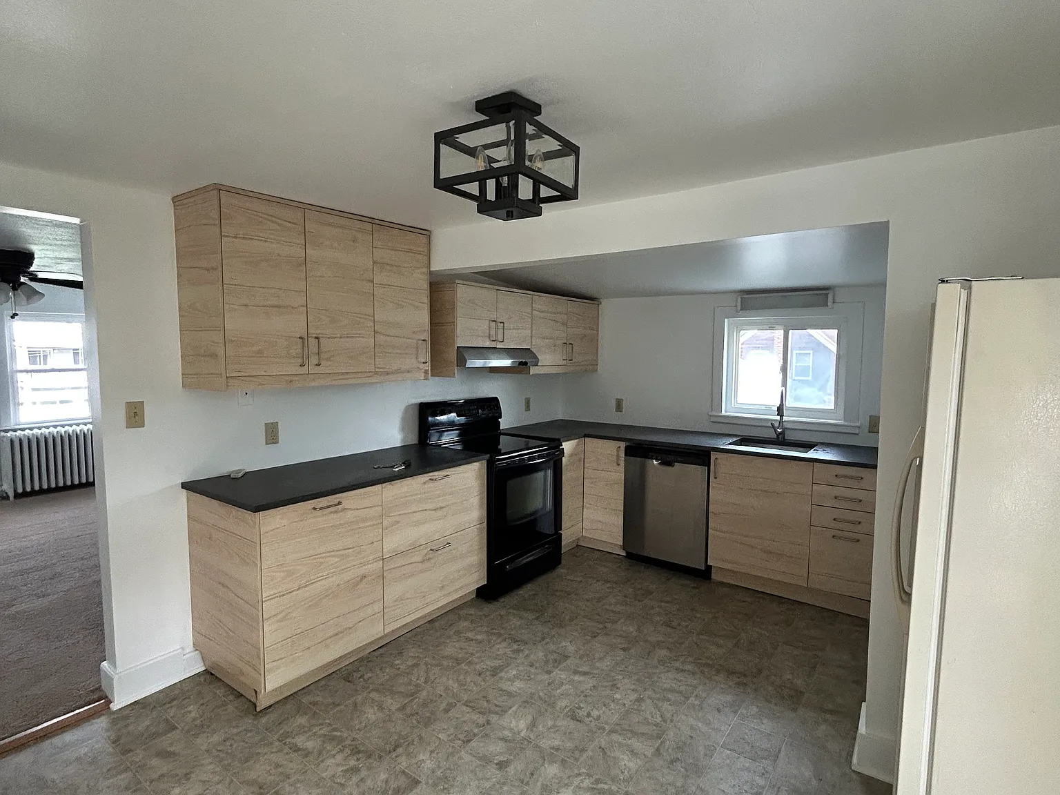 2 bed, 1000 sqft, $1,650 — Photo 2