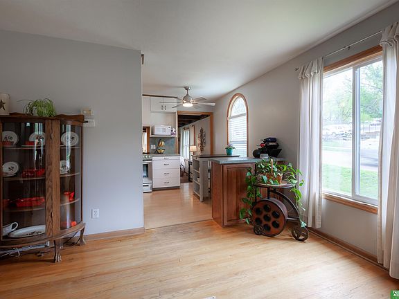 3rd image of 7504 Richmond Dr