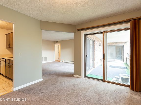 4th image of 200 Red Top Dr APT 202