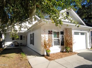 20 Carolina Village Cir, Beaufort, SC 29906