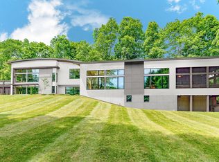 157 Calhoun St, Washington Depot, CT 06794