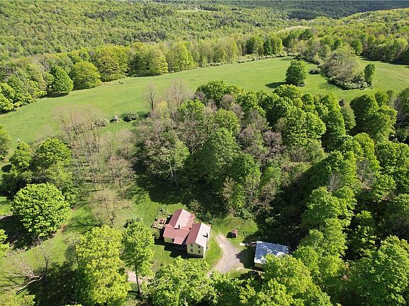 2nd image of 326 Park Hill Rd