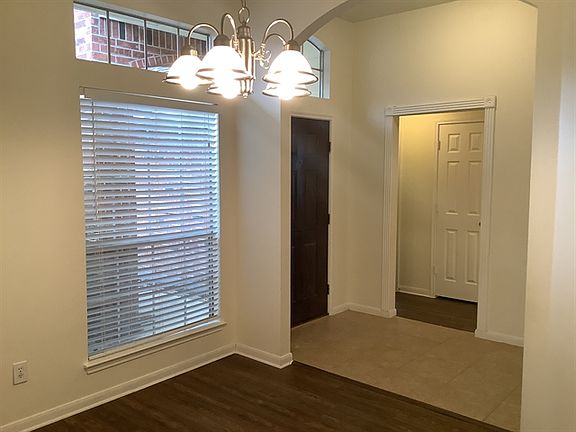 2nd image of 1806 Oak Lodge Dr
