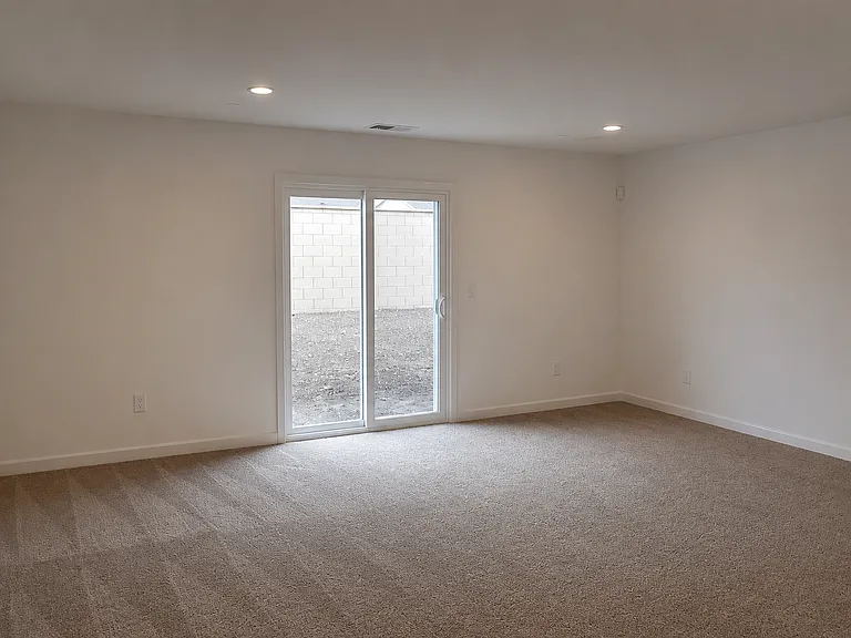 732 Brent Ct — Photo 5