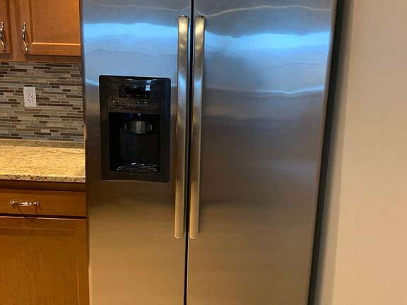 3rd image of 7100 Willie G Ave APT 200