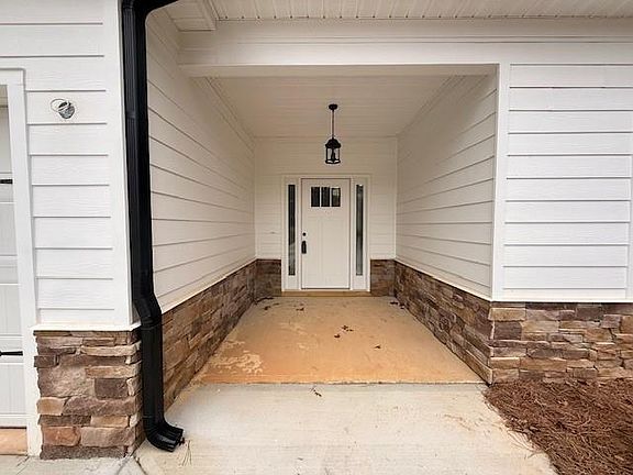 3rd image of 464 Pleasant Grove Rd