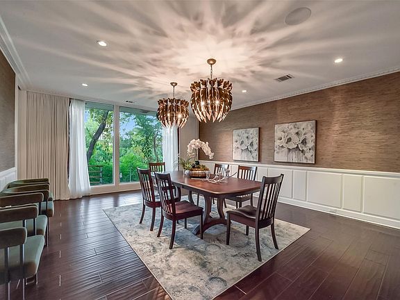 5th image of 210 Pine Hollow Ln