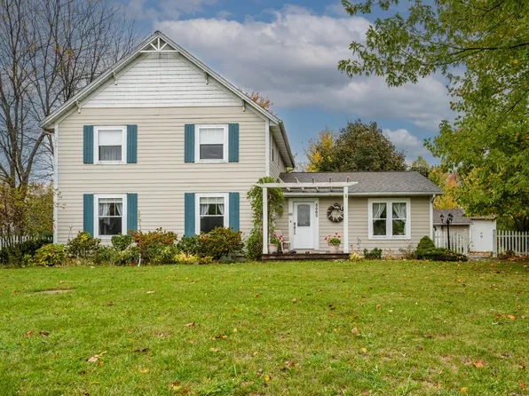 5665 W Phillips Rd, Three Oaks, MI 49128