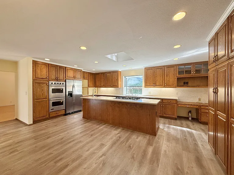 617 Wellsbury Way — Photo 12