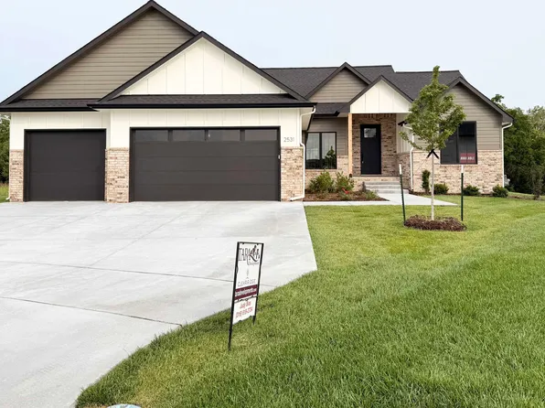 2531 S Clear Creek Cir, Wichita, KS 67230