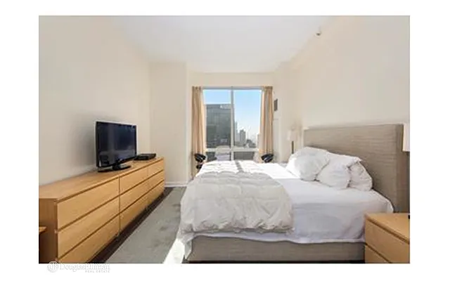 Rented by Douglas Elliman | media 8