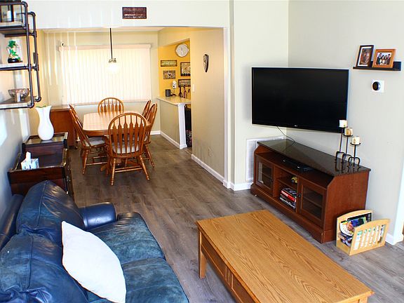 4th image of 69 Townhouse Dr