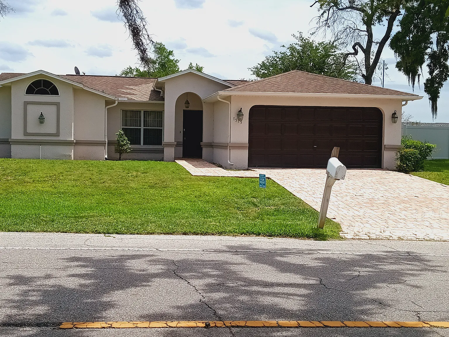 3 bed, 1515 sqft, $1,999 — Photo 2