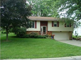 864 E Brown Ave, Bellefontaine, OH 43311