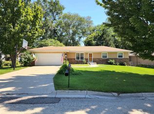 1858 Santa Monica Dr, Rockford, IL 61108