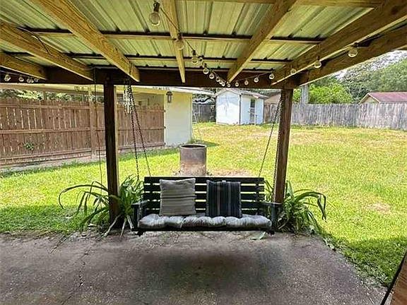 5th image of 5361 Larchmont Dr