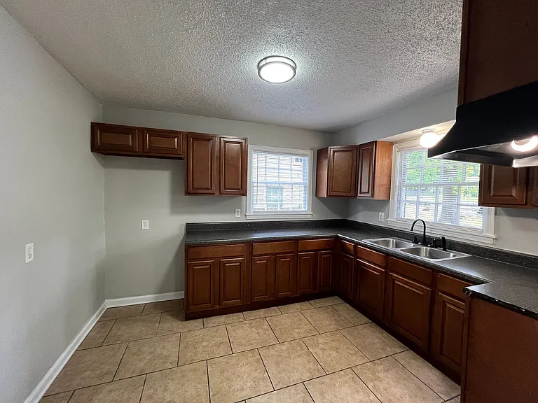 505 Haynes St — Photo 7