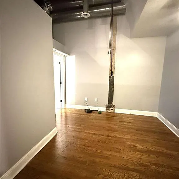 210 Walker St SW #8 — Photo 9