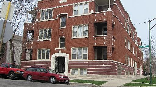 1st image of 3302 W Dickens Ave #G1