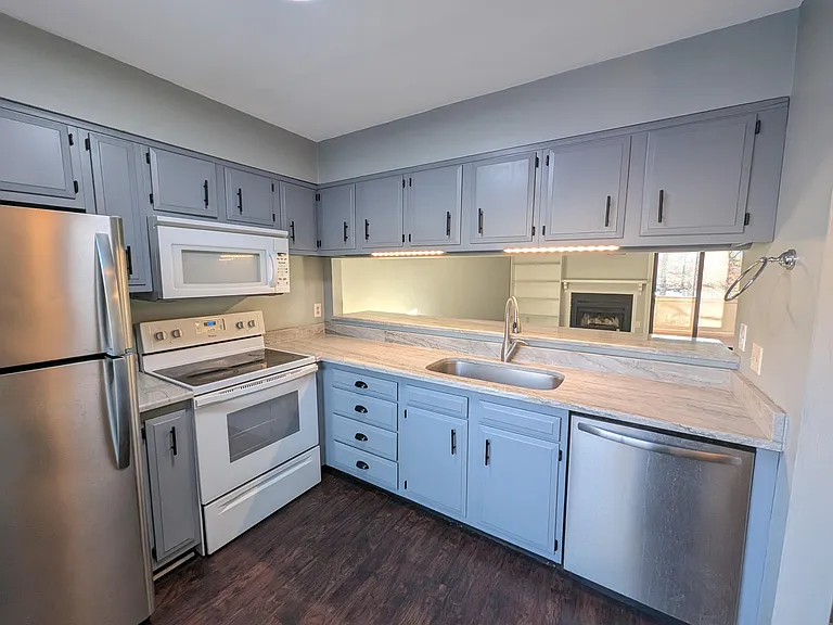 7225 Woods Crossing Dr — Photo 4