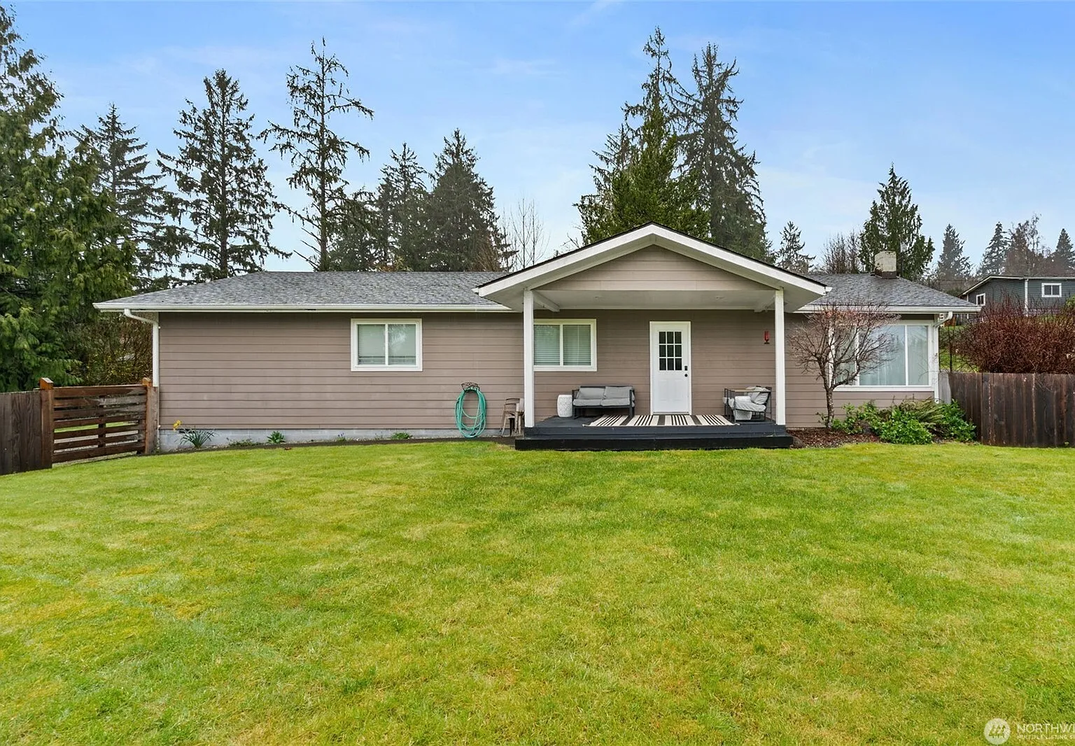1346 W Third St, South Bend, WA 98586 - — Photo 1