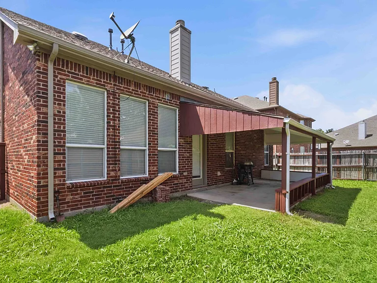 807 Clear Water Dr — Photo 34
