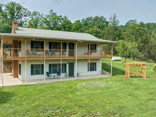 5741 Hall Rd, Catawba, VA 24070