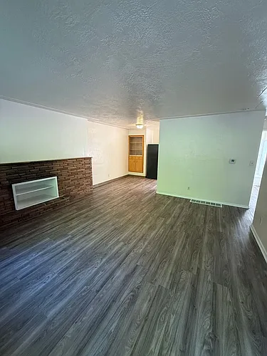 453-132 Stoneway Apartments Photo 1