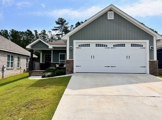 48 N Barnes Field Dr, Hattiesburg, MS 39402