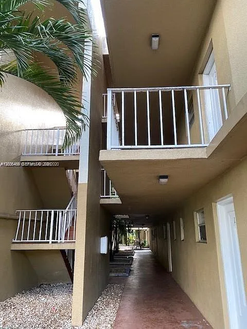 Springcrest Condo — Photo 4