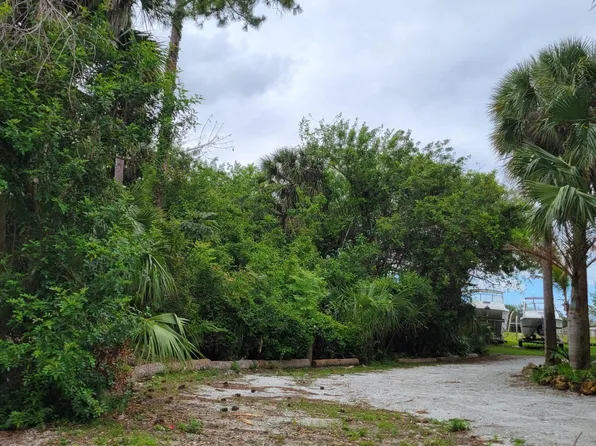 1109 SW Abingdon Avenue S, Port St Lucie, FL 34953
