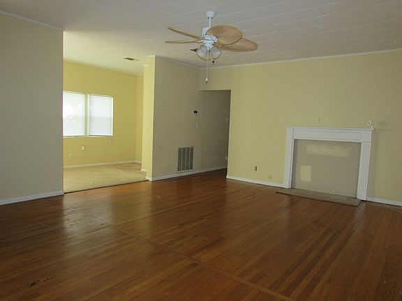 3rd image of 800 Mamie St