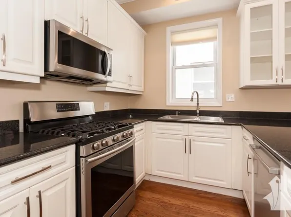 1326 W Belmont Ave #3, Chicago, IL 60657