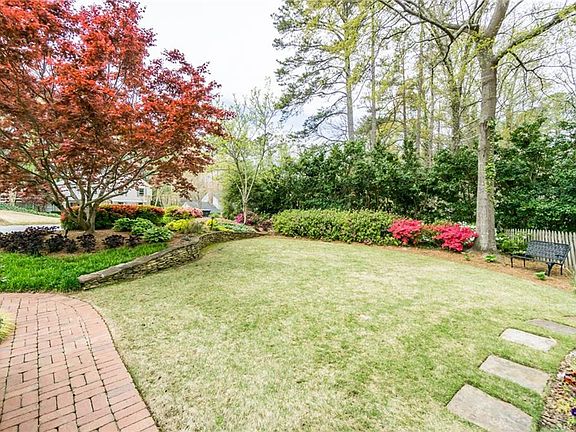 4th image of 3814 Fox Hills Dr SE