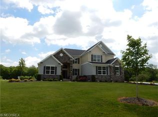 7623 Rimrock Rd, Medina, OH 44256