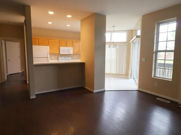 9155 West Elm COURT #A, Franklin, WI 53132