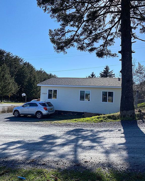 2nd image of 1322 Mission Rd
