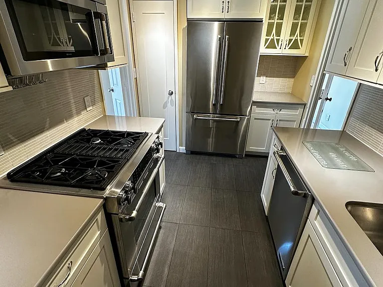 77 Pond Ave #1001 — Photo 11