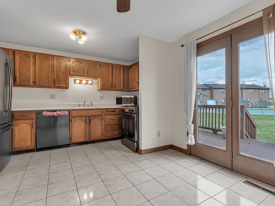 1st image of 275 Grotto Ave APT 38