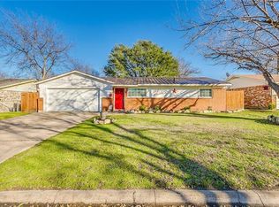805 SW Sundown Trl, Burleson, TX 76028