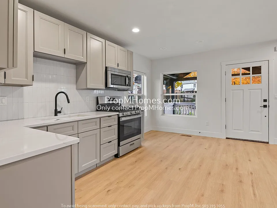 4704 NE 95th Ave